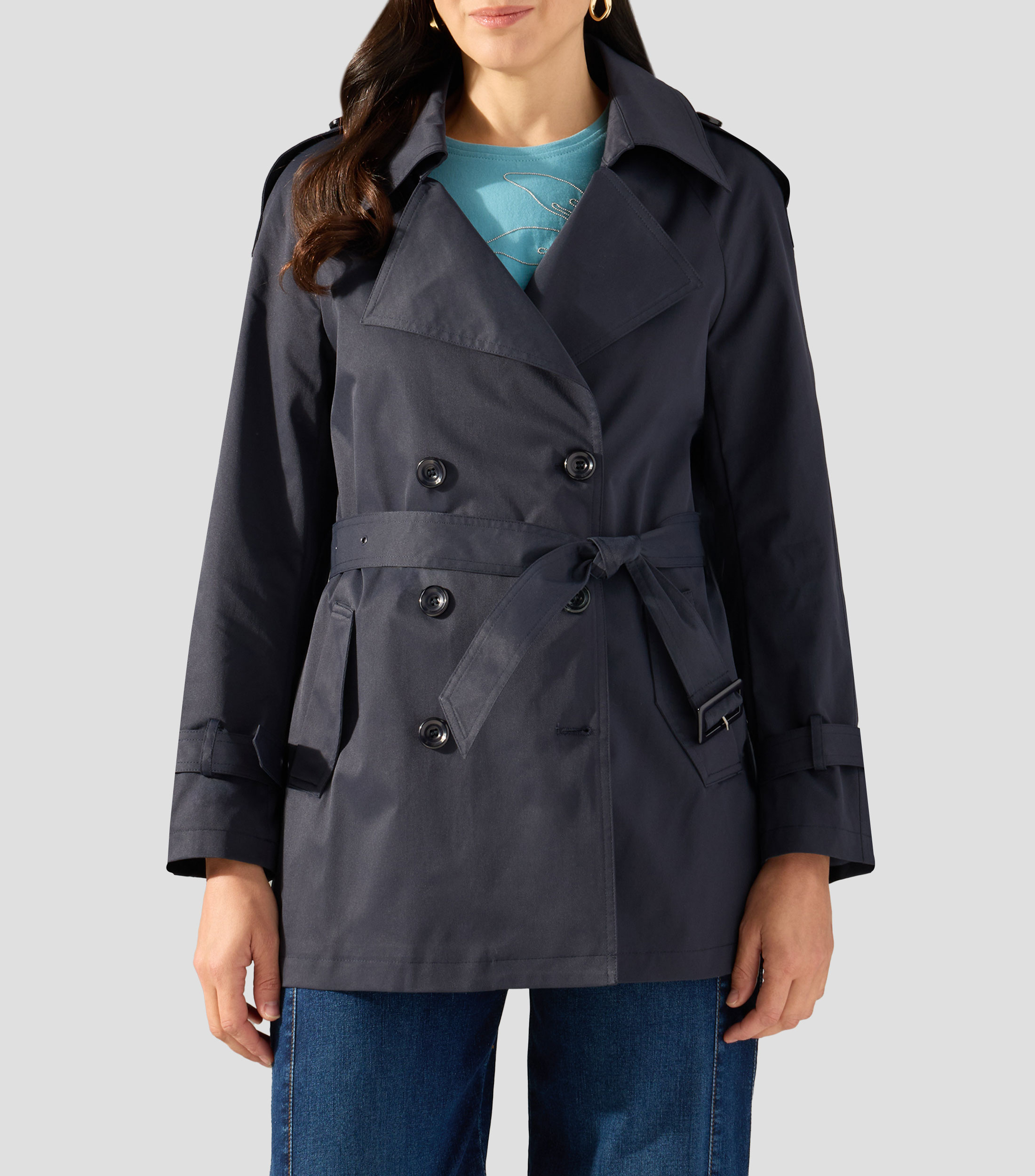 Gabardina corta con botones y cinta Mujer
